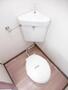 トイレ　落ち着いた色調のトイレです