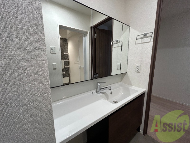 洗面設備　洗面台は独立しています。朝の身支度はこちらでどうぞ～