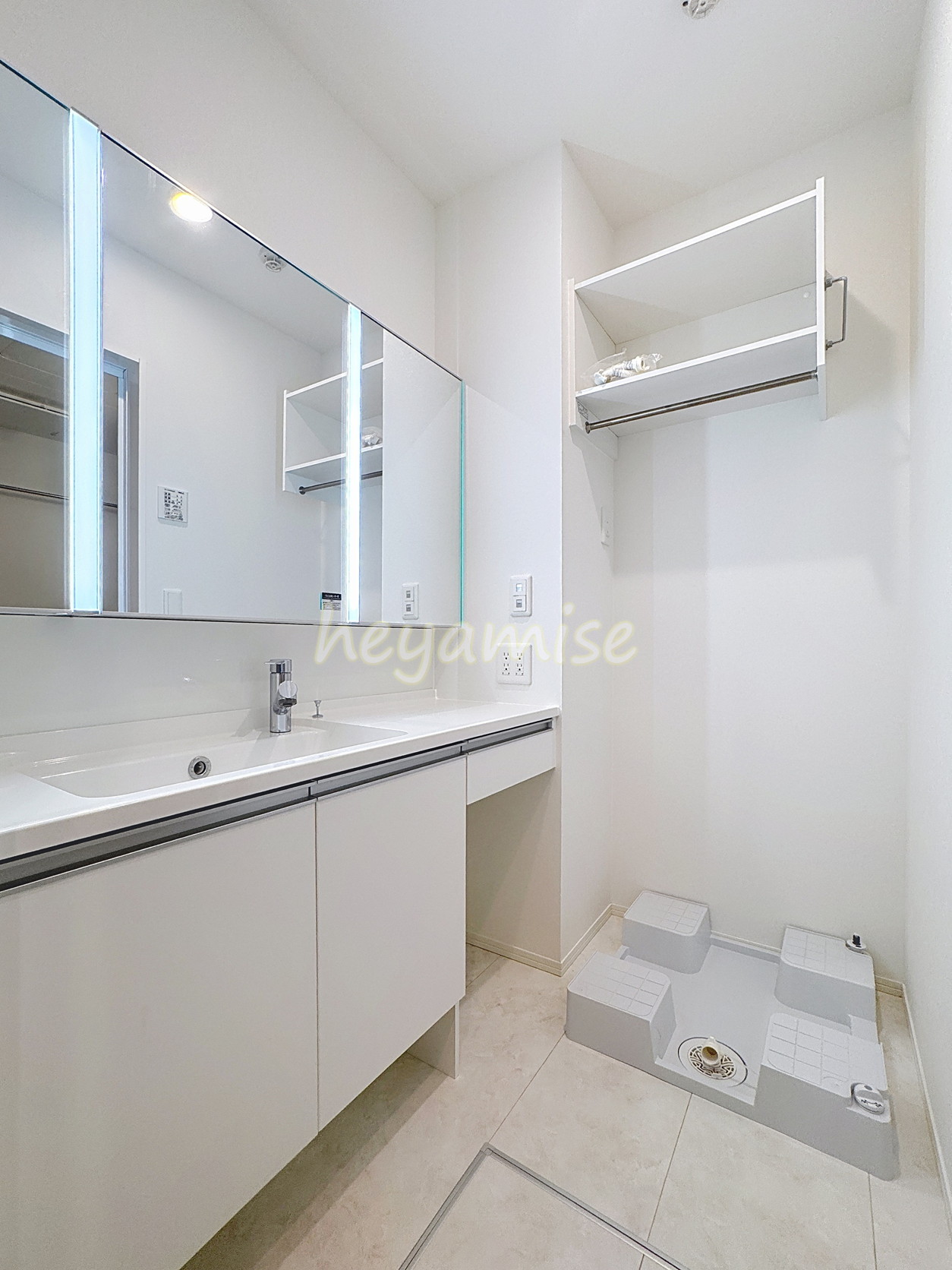 洗面設備　※写真は１０５号室