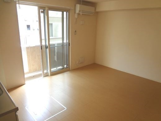 居室・リビング　同間取参照