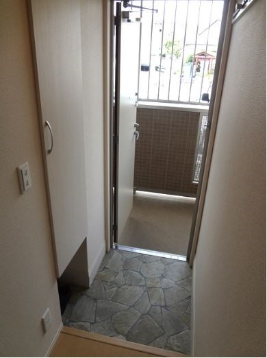 玄関　同間取参照