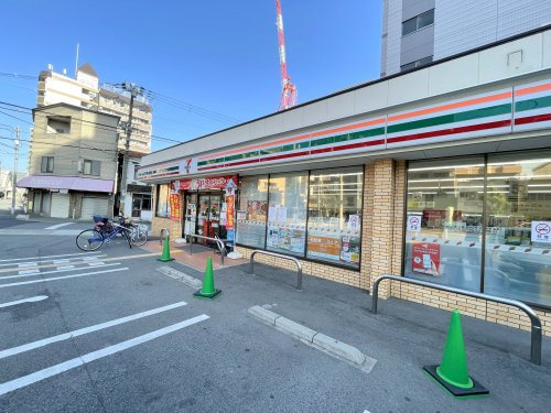 コンビニ　セブンイレブン 大阪三軒家東4丁目店（コンビニ）まで744m