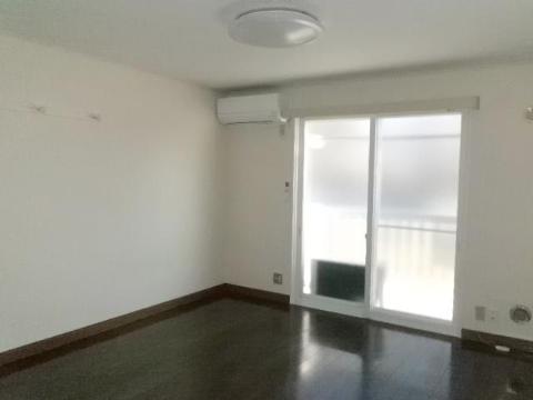 居室・リビング　室内