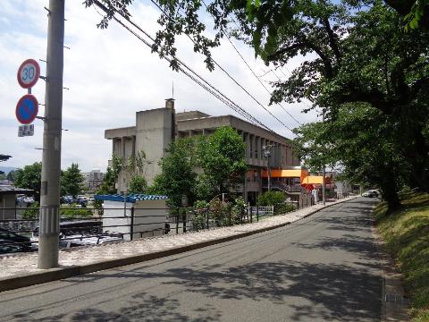 その他　盛岡市立図書館（その他）まで284m