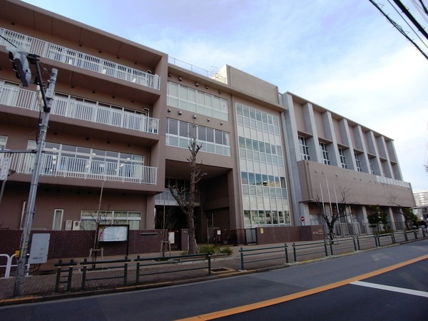小学校　足立区立西新井小学校（小学校）まで152m