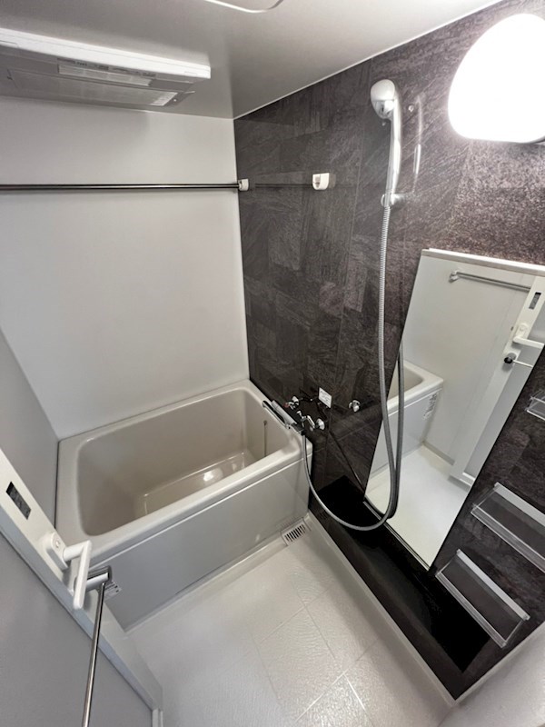 バス・シャワールーム　ゆったり過ごせるお風呂です