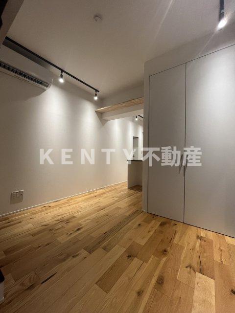 居室・リビング　こちらのリビングで趣味の時間をお楽しみください