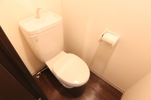 トイレ　※別室の参考写真の為、現況優先です。