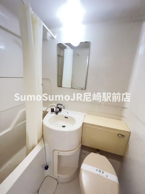 洗面設備　脱衣スペースもあります