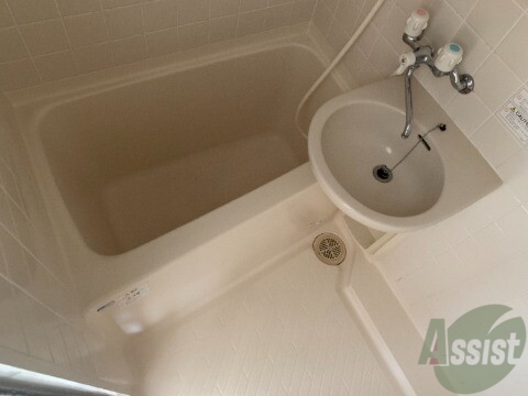 バス・シャワールーム　この大きさならゆっくり入れそうですね