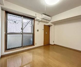 居室・リビング　こちらのリビングで趣味の時間をお楽しみください