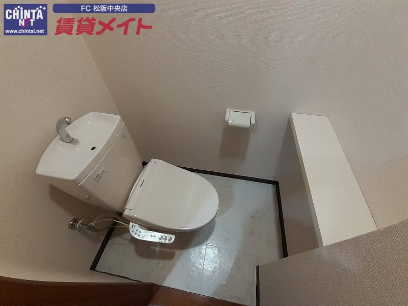 トイレ　同型参考写真