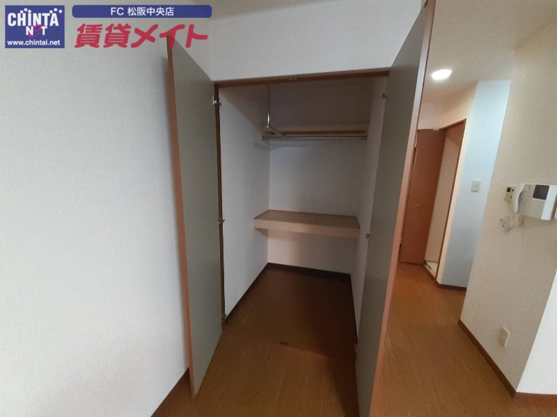 収納　同型参考写真