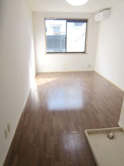 居室・リビング　★明るいお部屋です★