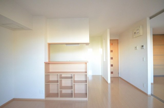 居室・リビング　同物件別号室の写真です。