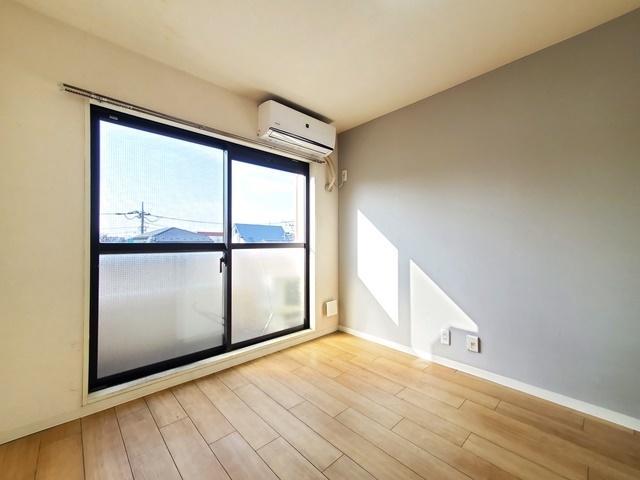 居室・リビング　アクセントクロス仕様のお部屋です♪