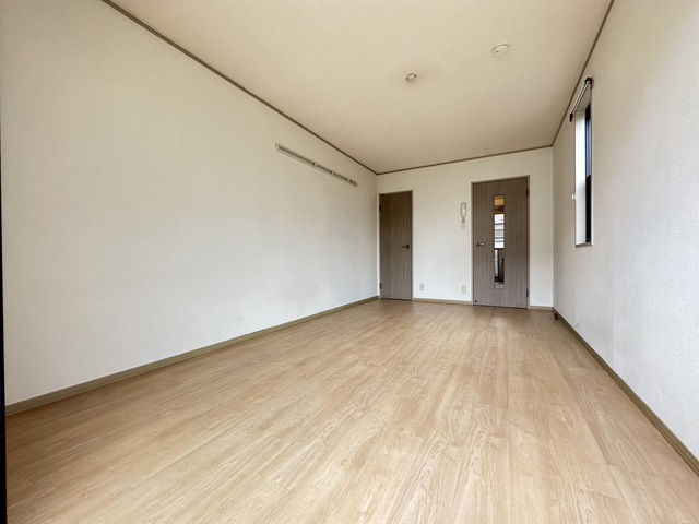 居室・リビング　別部屋参考写真です