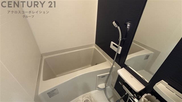 バス・シャワールーム　追い炊き機能、浴室乾燥機付き♪