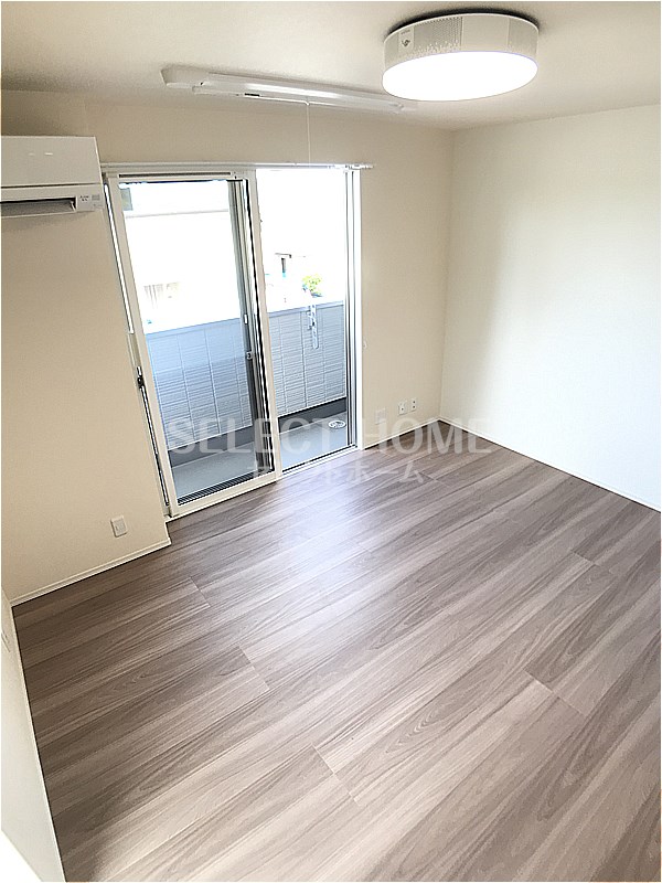 居室・リビング　こちらの居間で趣味の時間をお楽しみください