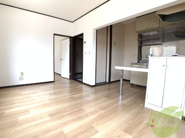 居室・リビング　明るさが印象的なキレイなお部屋ですね～～。