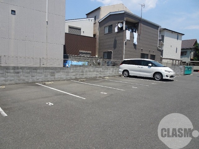 駐車場　敷地内駐車場