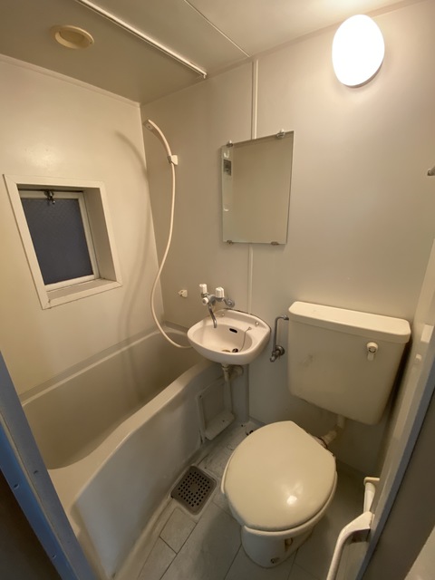 バス・シャワールーム　１日の疲れをバスルームでゆっくりと…。