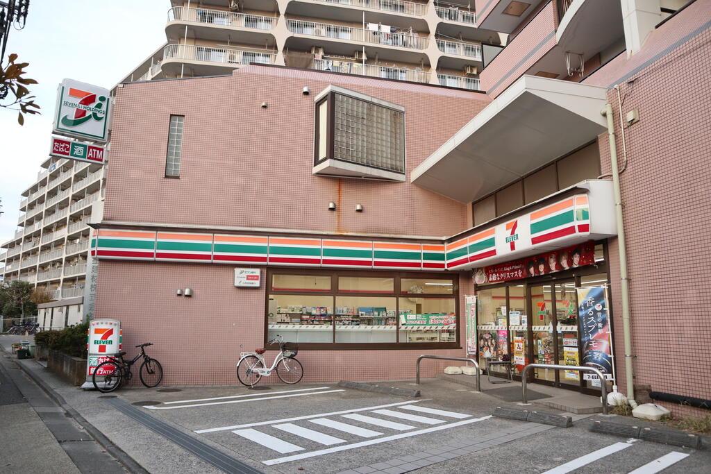 コンビニ　セブンイレブン大田区西六郷4丁目店（コンビニ）まで299m