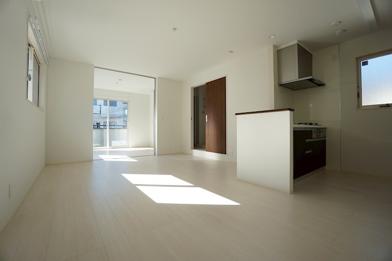 居室・リビング　☆明るい居室☆