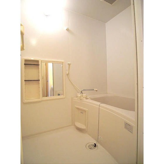 バス・シャワールーム　冬でもあったか追い炊き給湯