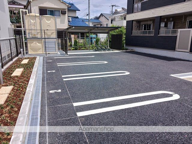 駐車場　駐車場