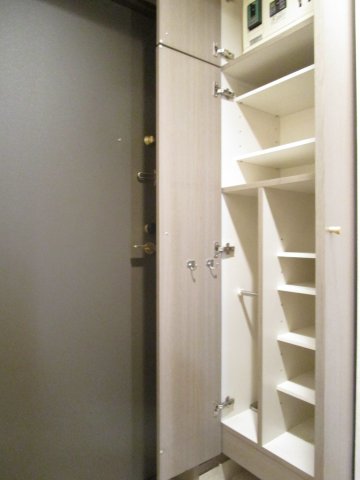 玄関　シューズボックス