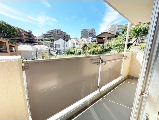 バルコニー　便利で嬉しいバルコニー付きです♪