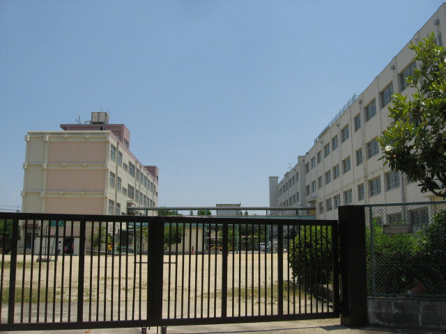 小学校　高槻市立玉川小学校（小学校）まで412m