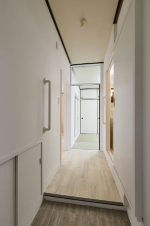 玄関　写真は反転のお部屋のものです