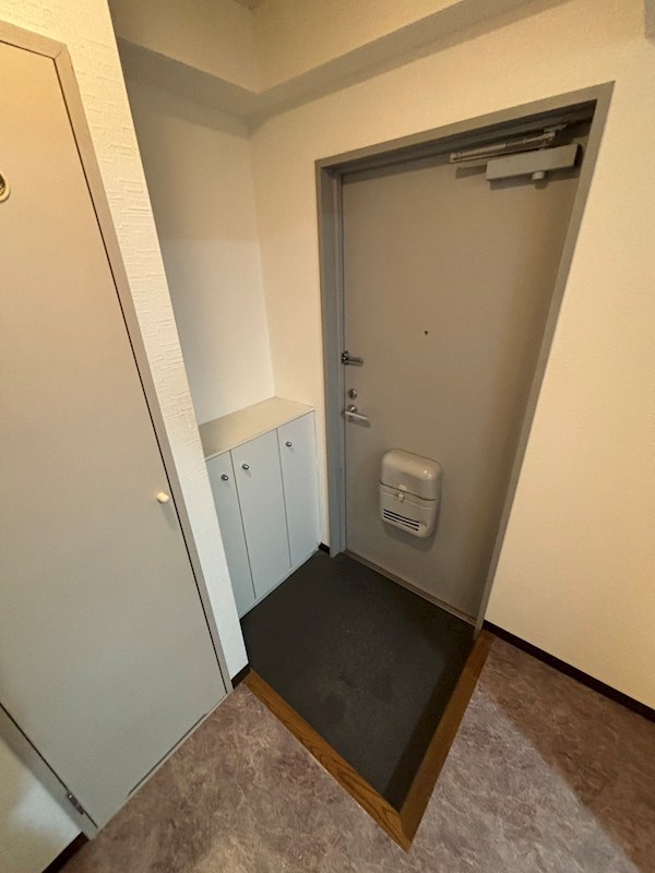 玄関　※別部屋参考写真※