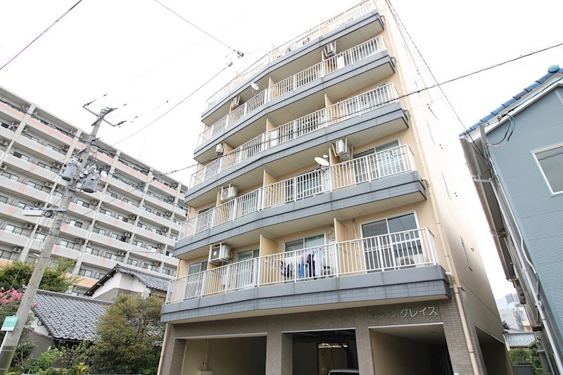 建物外観　新潟駅近、近隣に複数専門学校があります。