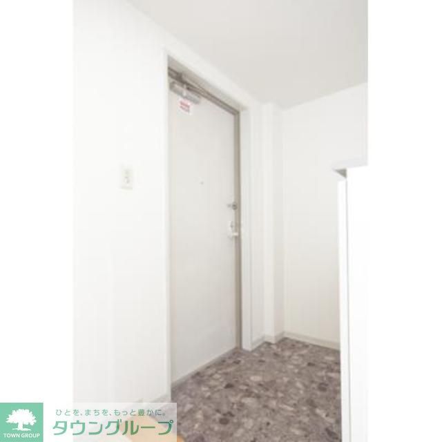 玄関　※写真は同タイプ住戸です。