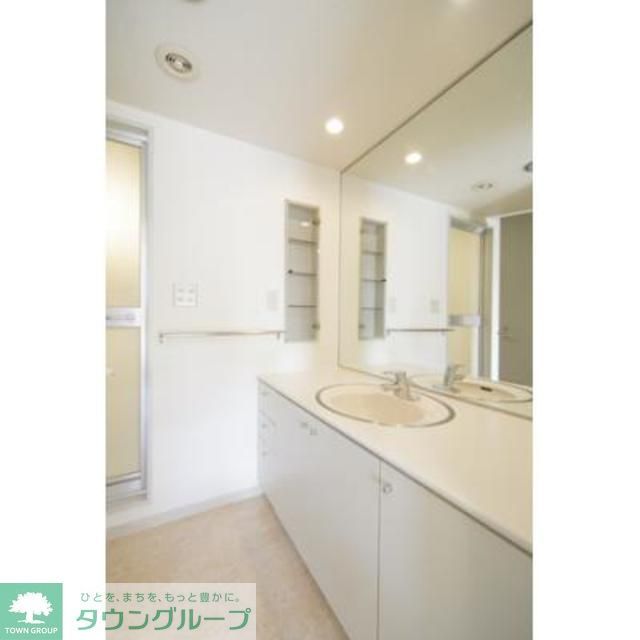洗面設備　※写真は同タイプ住戸です。