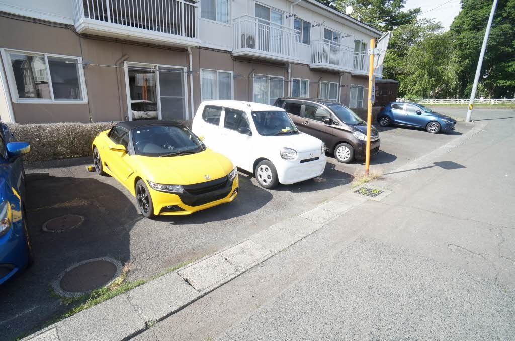 駐車場　駐車場