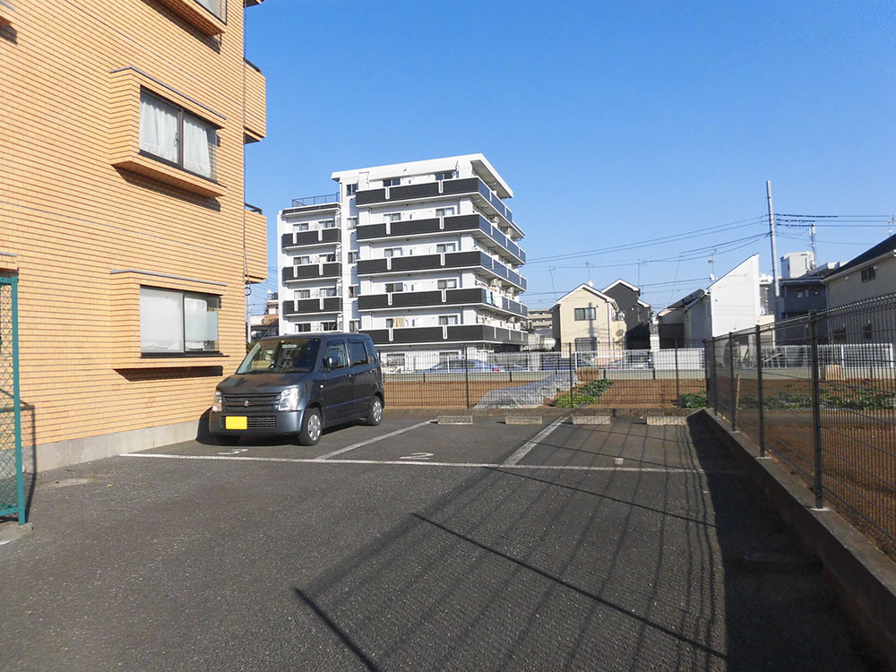 駐車場　平置き敷地内駐車場