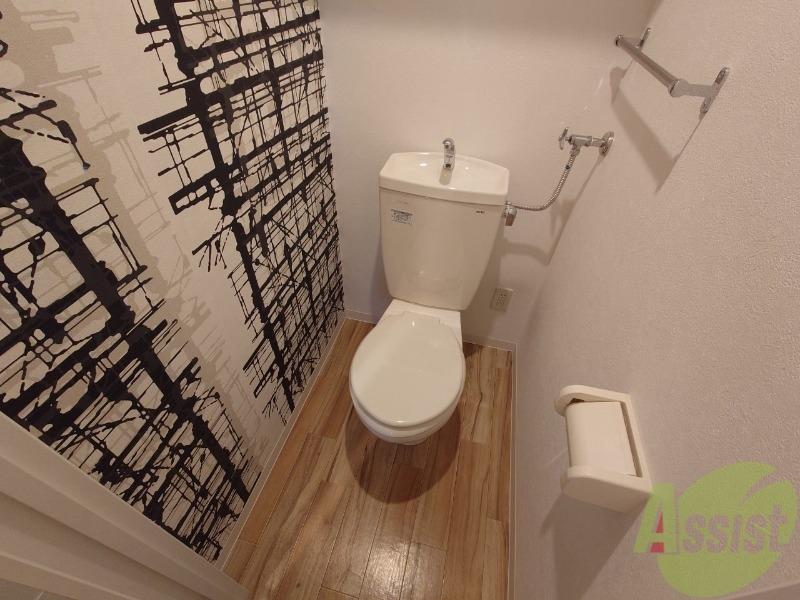 トイレ　こちらはトイレです。清潔感があり、安心して使用できます。