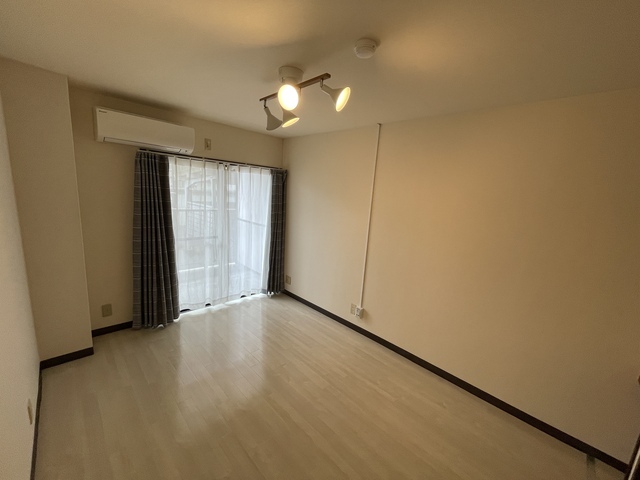 居室・リビング　同タイプ別のお部屋の画像使用