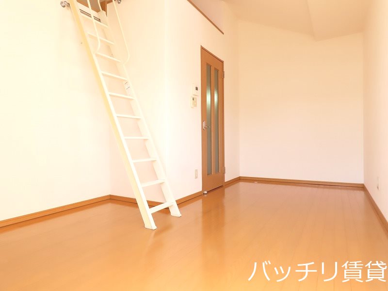 居室・リビング　別号室写真の為、現況を優先いたします。