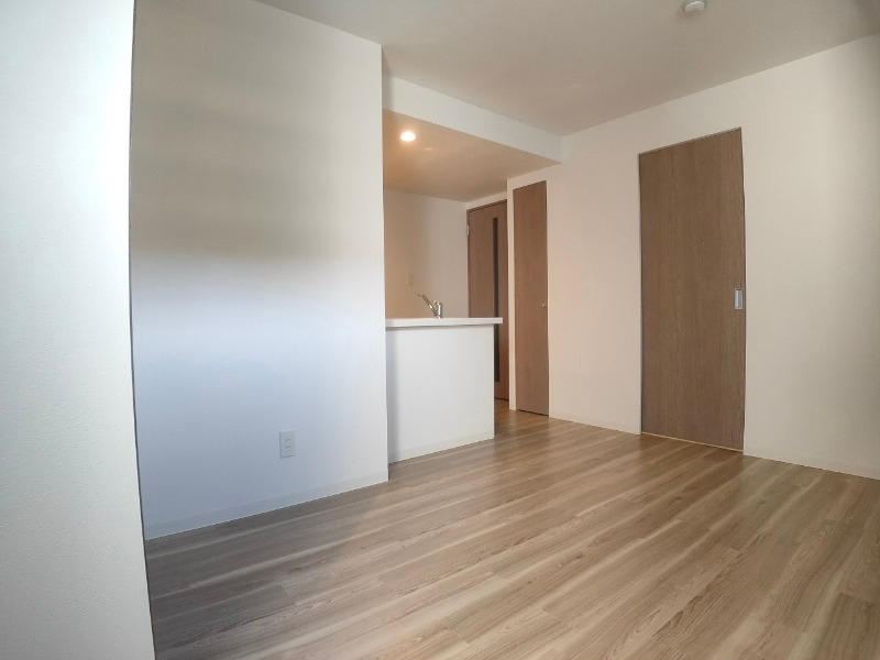 居室・リビング　広くてキレイなお部屋が広がっていて、充実した生活が送れそう。