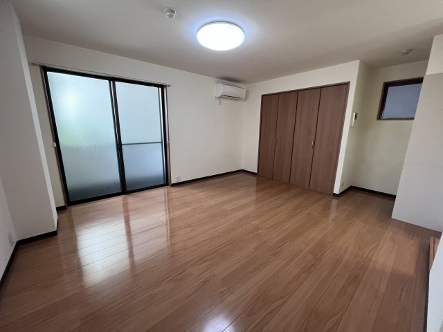 居室・リビング　角部屋住戸で過ごしやすく、おすすめです。