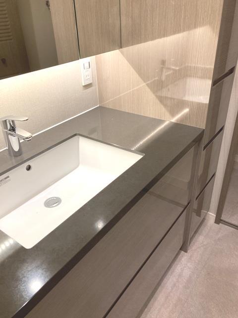洗面設備　※写真は同タイプ住戸です。