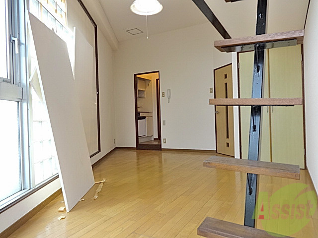 居室・リビング　オシャレな間取りのマンションをごらんくださーいねー。