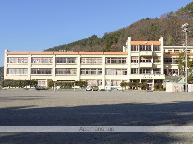 小学校　四賀小学校（小学校）まで391m
