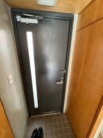玄関　※別部屋の参考写真です。