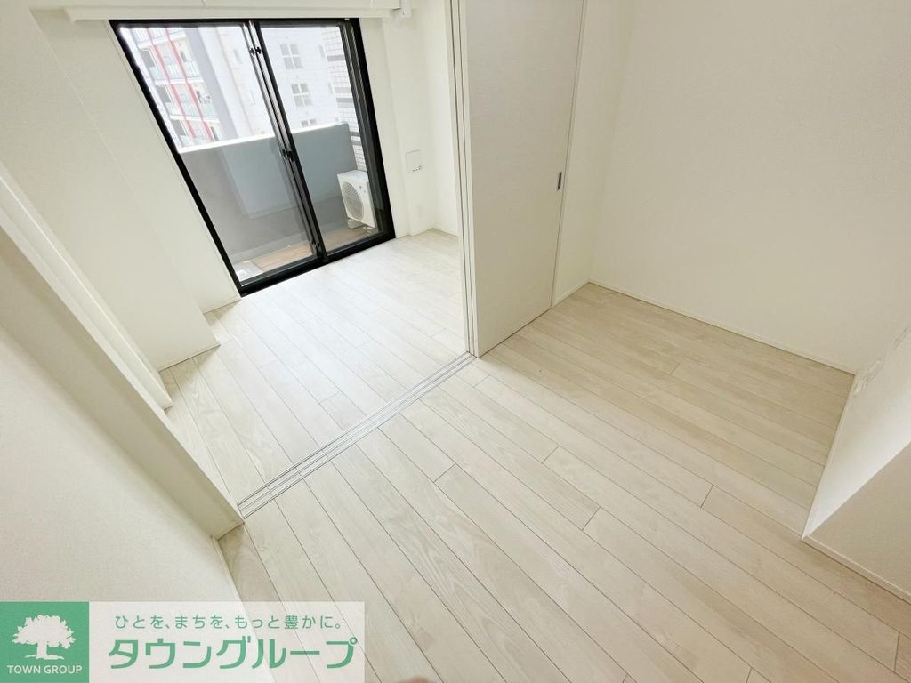 居室・リビング　★白基調のキレイなお部屋です★